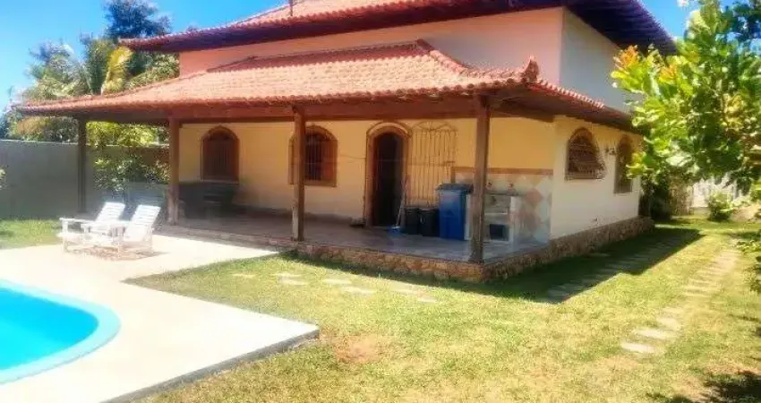 Casa com 3 dormitórios à venda, 100 m² por R$ 300.000,00 - Praia do Barbudo - Araruama/RJ