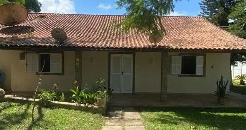 Casa com 3 dormitórios à venda, 300 m² por R$ 750.000,00 - Coqueiral - Araruama/RJ