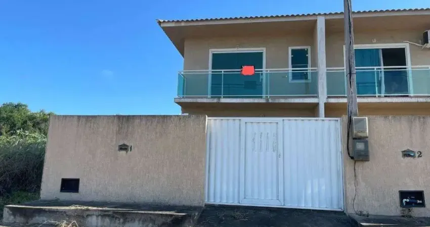 Casa com 2 dormitórios à venda, 90 m² por R$ 220.000,00 - Praia do Barbudo - Araruama/RJ