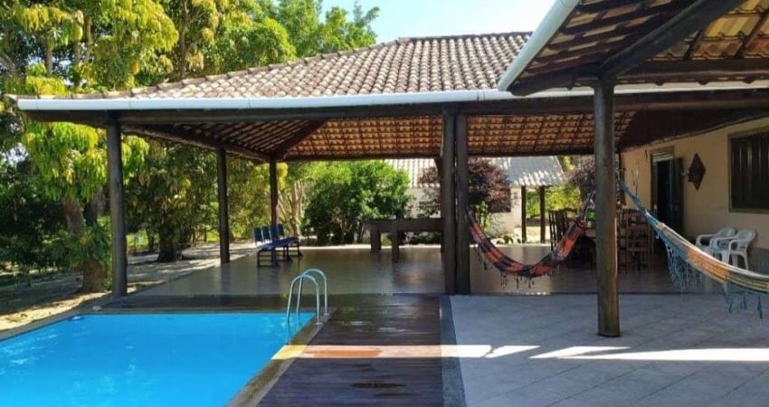 Sítio com 3 dormitórios à venda, 20000 m² por R$ 900.000,00 - Três Vendas - Araruama/RJ