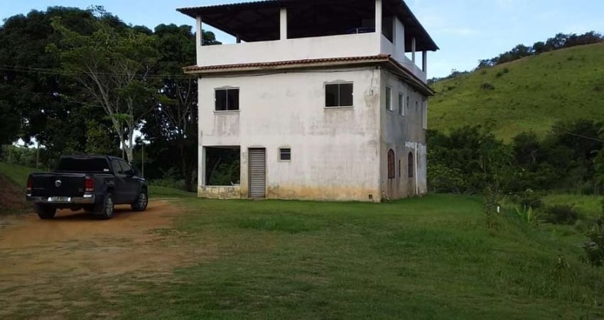 Sítio com 4 dormitórios à venda, 387200 m² por R$ 950.000,00 - Rio da Areia - Saquarema/RJ