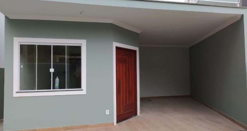 Casa com 3 dormitórios à venda, 133 m² por R$ 550.000,00 - Parque Hotel - Araruama/RJ