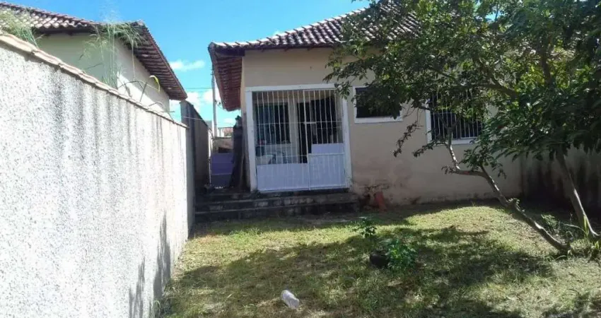 Casa com 2 dormitórios à venda, 58 m² por R$ 200.000,00 - Três Vendas - Araruama/RJ