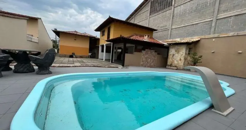 Casa com 4 dormitórios, 300 m² - venda por R$ 1.400.000,00 ou aluguel por R$ 10.000,00/mês - Parque Hotel - Araruama/RJ