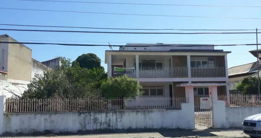 Casa com 9 dormitórios à venda, 335 m² por R$ 1.200.000,00 - Centro - Araruama/RJ