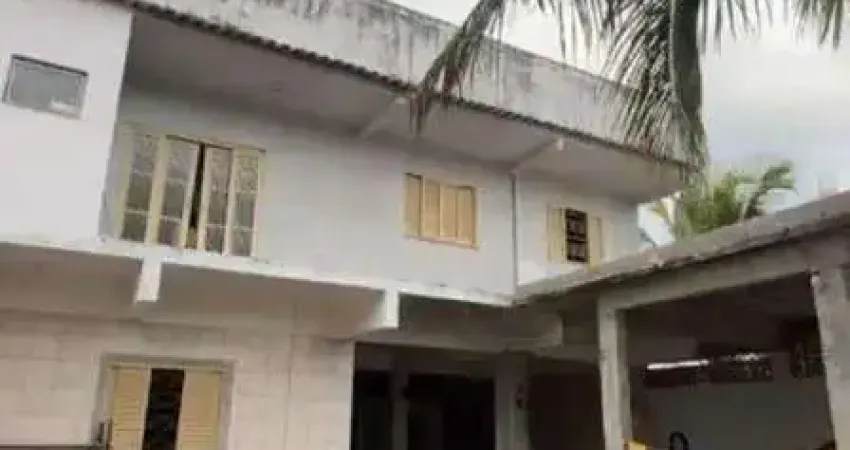 Casa triplex espetacular com lazer completo à venda por apenas R$ 585.000 - Japão - Araruama/RJ
