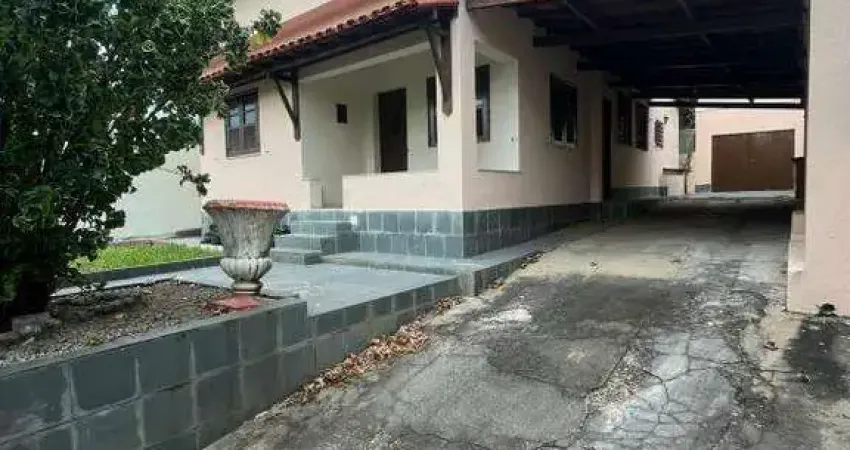 Casa espaçosa com 4 quartos por apenas R$ 410.000,00 - Rio do Limão - Araruama