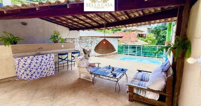 EXCELENTE OPORTUNIDADE!!! Casa à venda com 2 quartos e piscina no Trevo da Barbuda - Búzios
