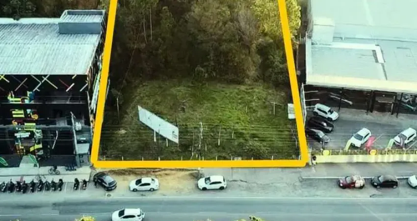 Terreno com 3.771 m2 e 28 de frente em Balneário Camboriú!