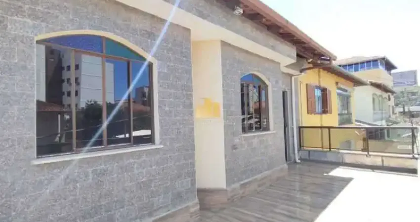 Casa com 4 quartos à venda na Rua General Mário Xavier, Teixeiras, Juiz de Fora