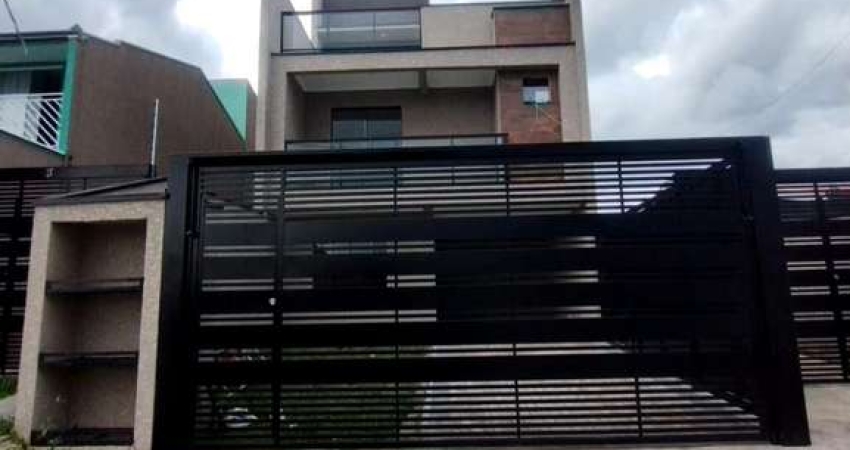 Lindo sobrado com suíte e um belo terraço.