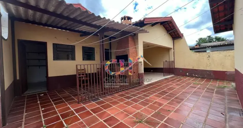 Casa com 3 dormitórios à venda, 240 m² por R$ 750.000,00 - Jardim Bela Vista - Valinhos/SP