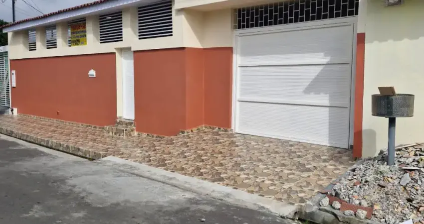 Casa com 3 quartos à venda na Avenida Desembargador João Machado, 15, Planalto, Manaus
