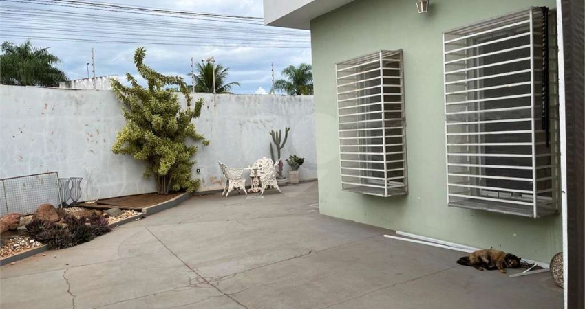 Casa com 2 quartos à venda na Avenida Orlando da Valle, Cidade Jardim, Araraquara