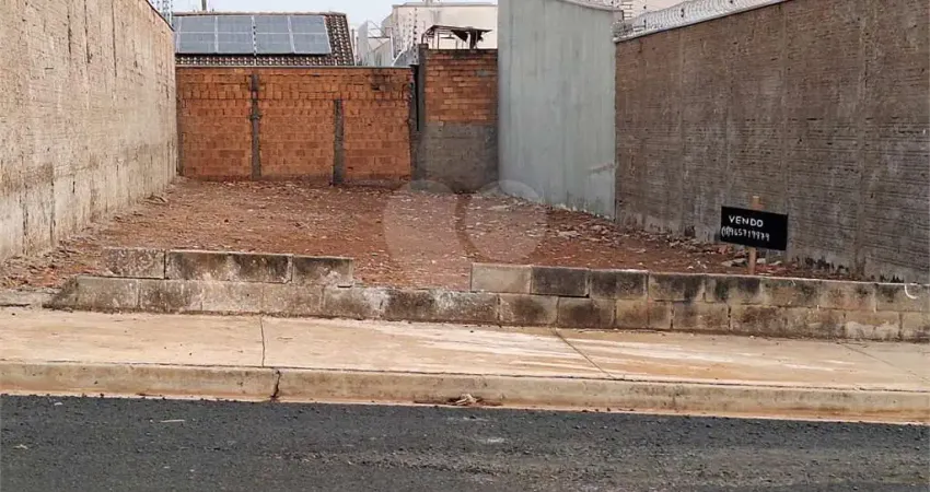 Terreno à venda na Adayl Ramalho De Mendonça, Cidade Jardim, Araraquara