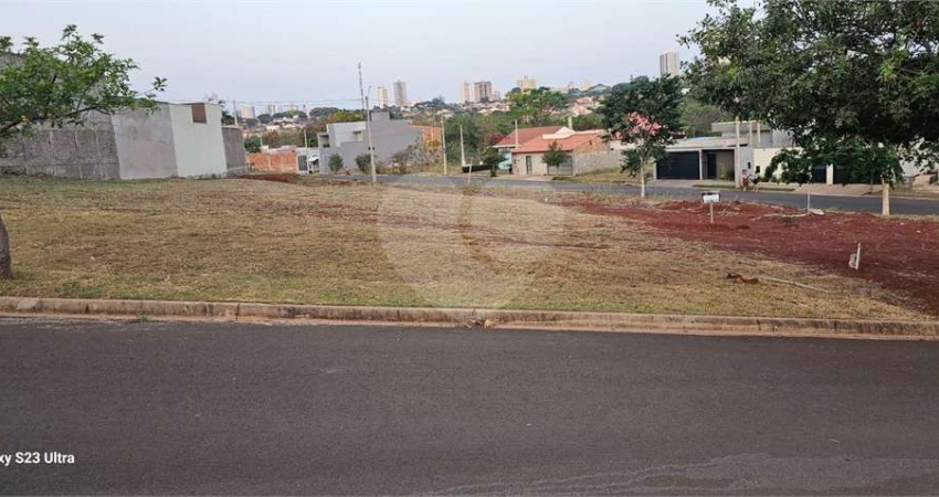 Terreno à venda na Patrícia Mara Alves Cabrera, Residencial Ravena, Araraquara