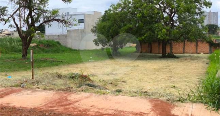 Terreno à venda na Sílvio Cruz, Cidade Jardim, Araraquara