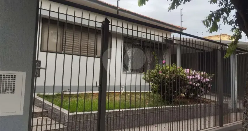 Casa térrea com 3 quartos à venda ou para locação em centro - sp