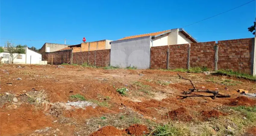 Casa com 2 quartos à venda no Parque das Hortências, Araraquara