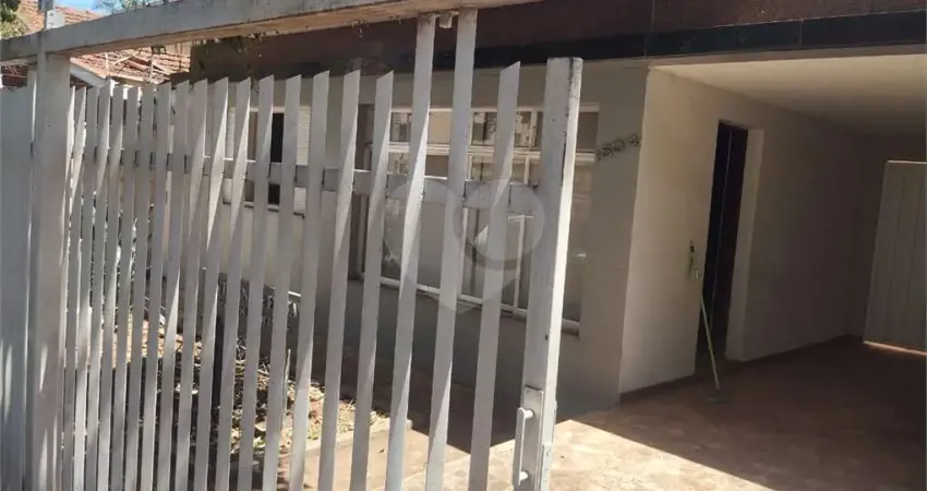 Casa térrea com 3 quartos à venda ou para locação em centro - sp