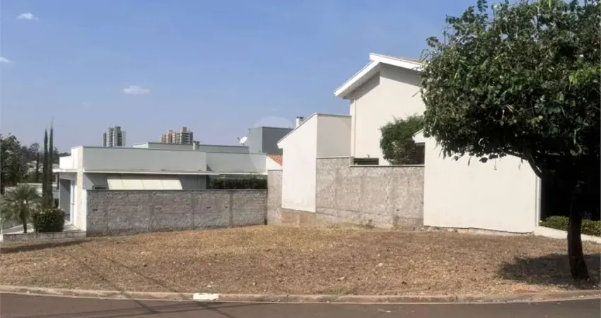 Terreno à venda no Residencial Village Damha, Araraquara