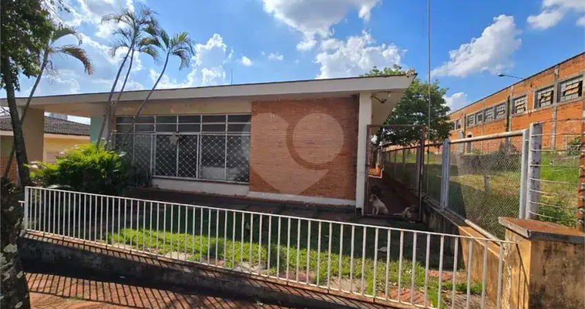 Casa comercial à venda no Centro, Araraquara 