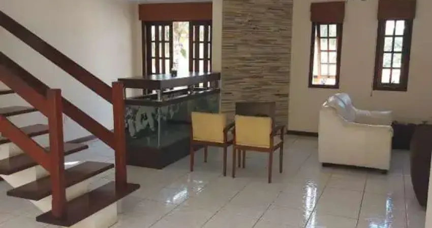 Casa no Jardim Paulista, sobrado com 02 vagas cobertas, oportunidade