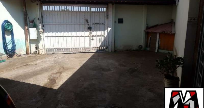 Casa Térrea ótima localização, sol da manhã, aceita permuta