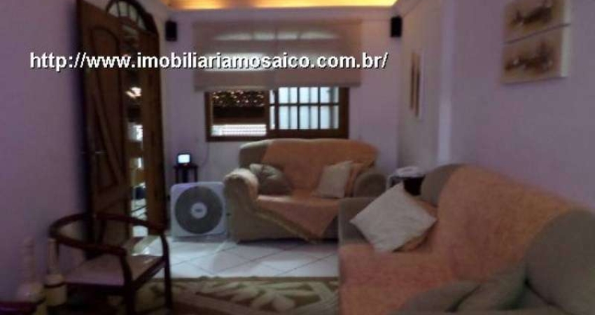 Sobrado bem localizado no Jardim Esplanada com terraço.