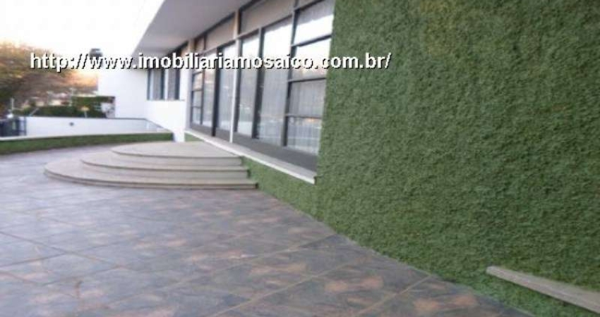 Chácara Urbana para fins comerciais, excelente localização, desocupada, 05 vagas de garagem cobertas, estuda propostas.