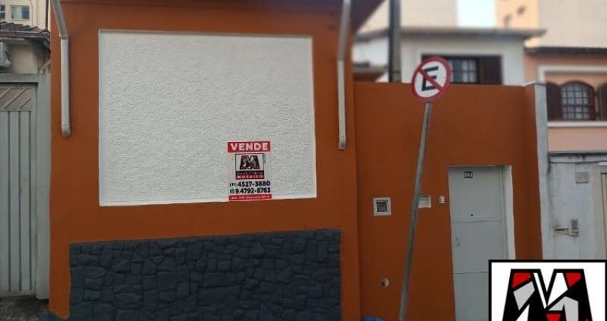 Casa para fins residenciais ou comerciais no Centro.