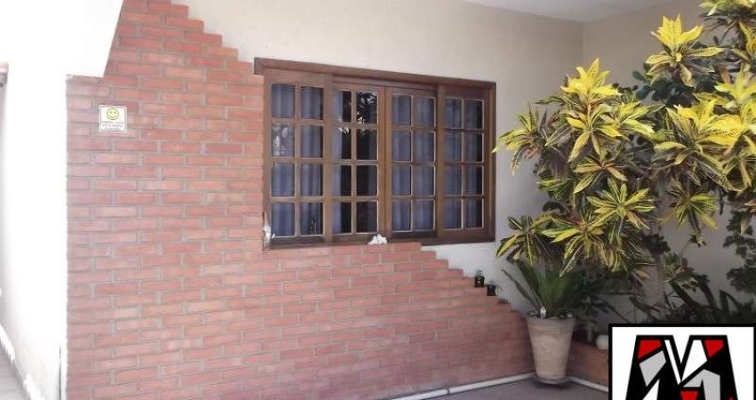 Casa a venda no Bairro Parque Eloy Chaves,  03 suítes, 02 vagas de garagem