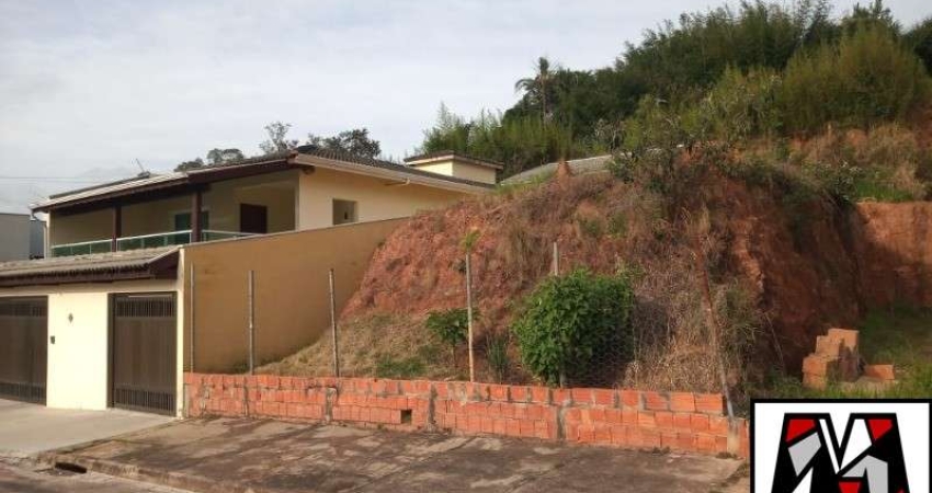 Terreno com 310m2 em aclive a venda no Jardim Caçula em Jundiaí, bem localizado