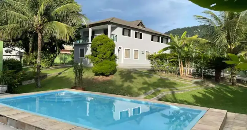 Casa para Venda em Rio de Janeiro, Guaratiba, 5 dormitórios, 2 suítes, 3 banheiros, 15 vagas