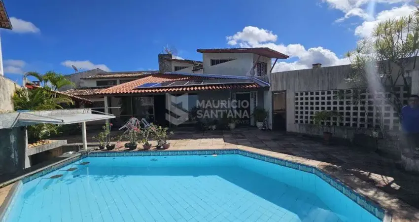 Casa de 03 quartos, sendo uma suÍte em Vilas do Atlântico