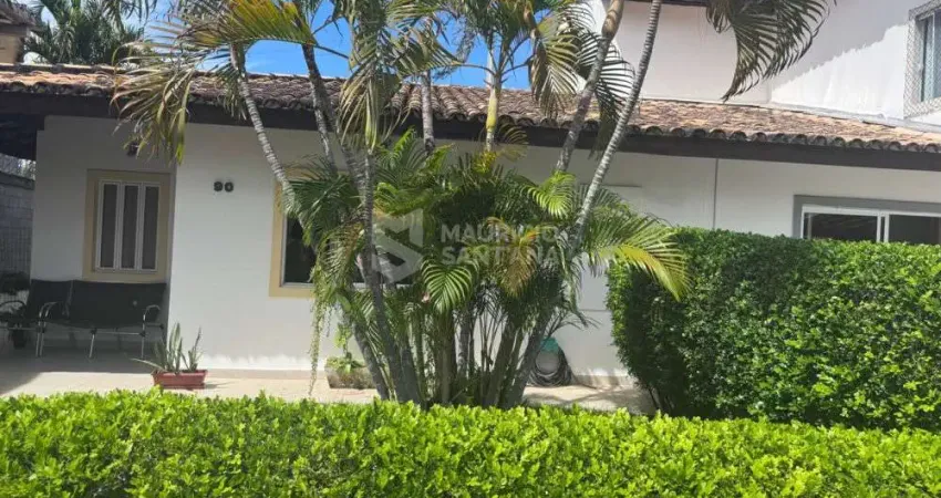Casa térrea Semi mobiliada 2/4, sendo 1 suíte - Pitangueiras
