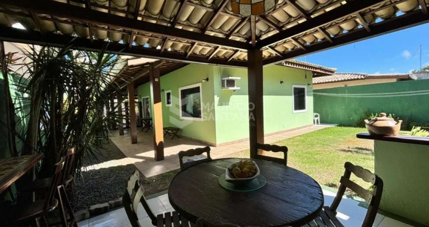 Casa de 3/4, sendo uma suíte Semi mobiliada - Miragem