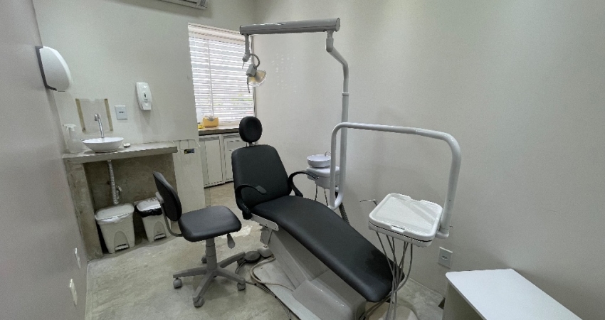 Sala no Eliza Mall toda mobiliada para consultório dentário- 38,70m2-Japiim/ Distrito Industrial
