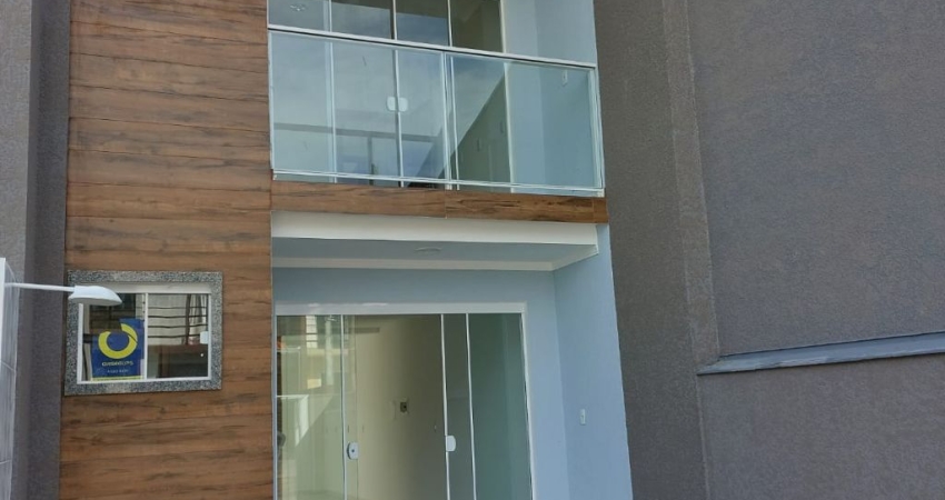 OTIMO SOBRADO PERTINHO DA PRAIA APENAS  300 METROS ,MOBILIADO E DECORADO