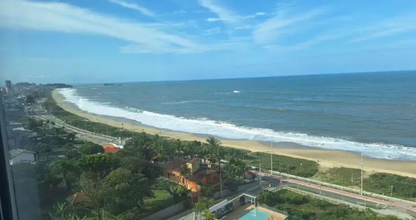 Lindo apartarmento frente mar em condominio pé na areia , com tres quartos sendo uma suite