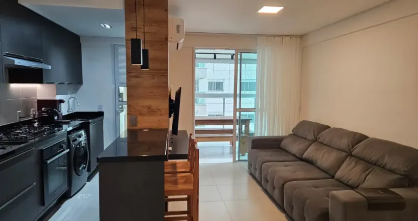 Apartamento finamente mobiliado pe na areia com 3 quartos sendo uma suite