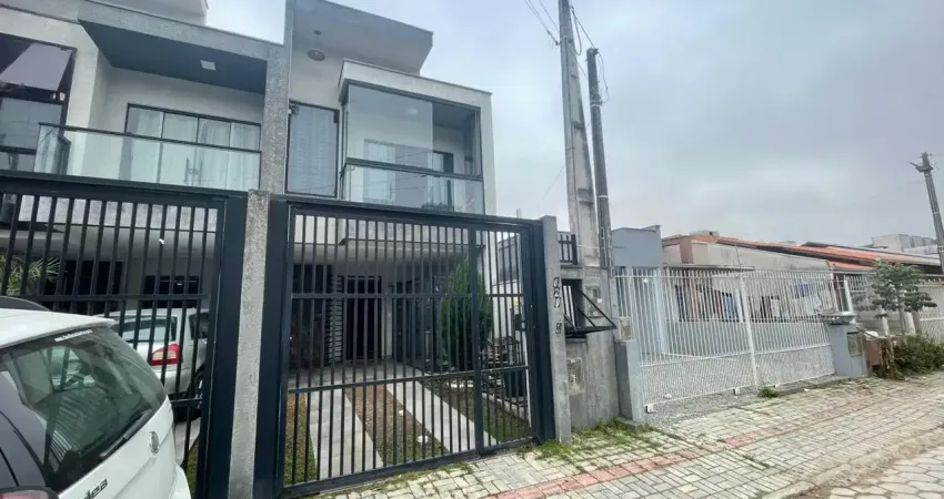 Sobrado com duas suites pertinho da praia finamente mobiliado e decorado