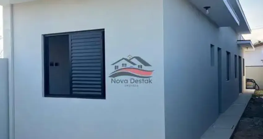 Linda casa recém construída  no bairro Golfinho - Caraguatatuba-SP