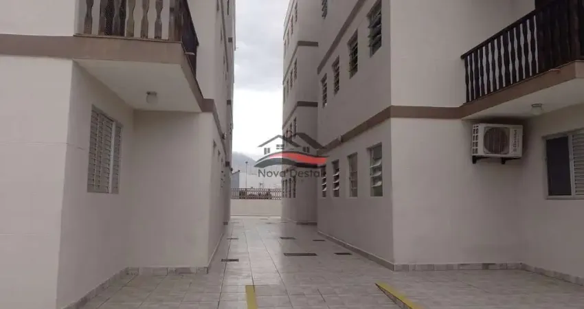 Apartamento térreo com 2 dormitórios a 200 metros da Praia do Indaiá