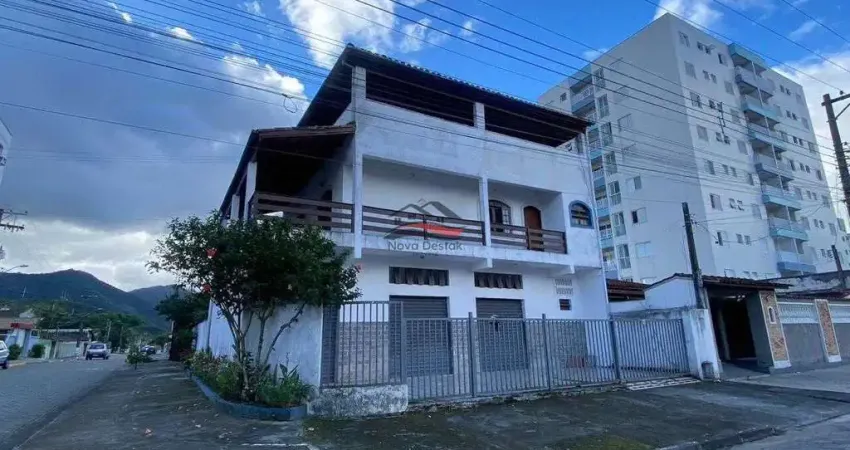 Casa ideal para pousada ou moradia a um quarteirão da praia martim de sá - caraguatatuba-sp