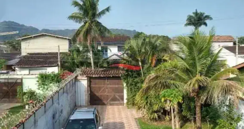 Sobrado com 2 dormitórios à venda no Massaguaçu em Caraguatatuba / SP