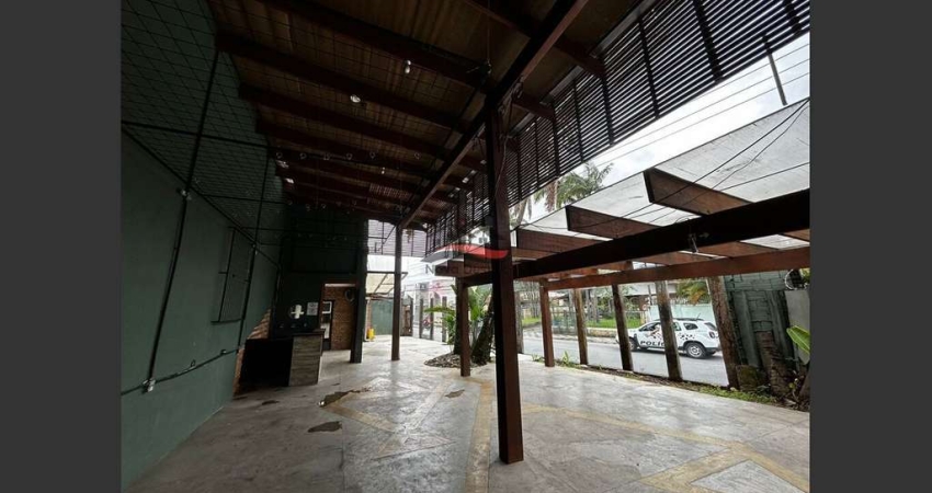 Ponto Comercial e 2 banheiros à Venda, 256 m² Centro de Caraguatatuba-SP