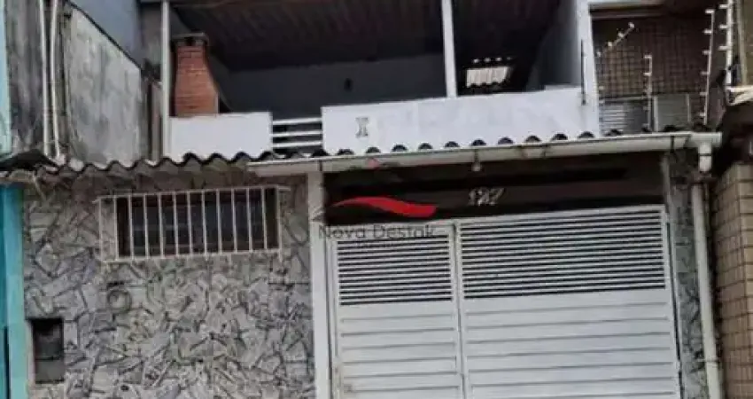 Sobrado com 2 dormitórios para locação no jd, das palmeiras - caraguatatuba -sp