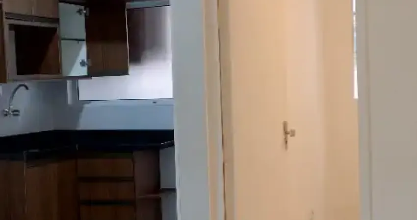 Apartamento 01 dormitório reformado em frente ao mackenzie.