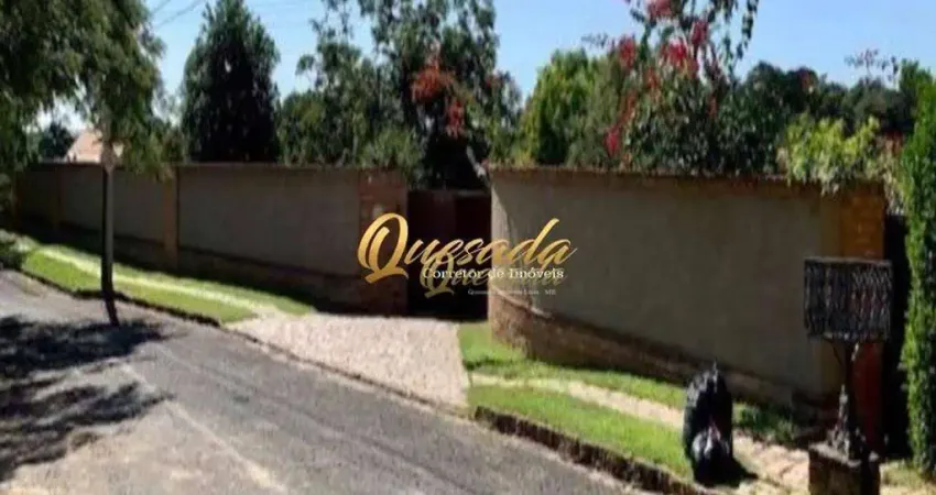 Chácara à venda, 8 dormitórios, piscina, pomar, lago, Condomínio Colinas do Mosteiro de Itaici, Indaiatuba.